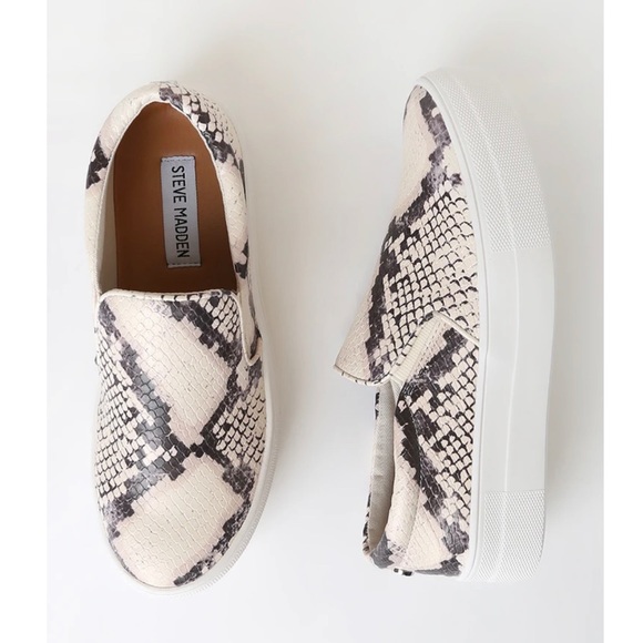 ♦️SOLD♦️Steve Madden Snakeskin Slip-On Sneaker - Picture 4 of 15